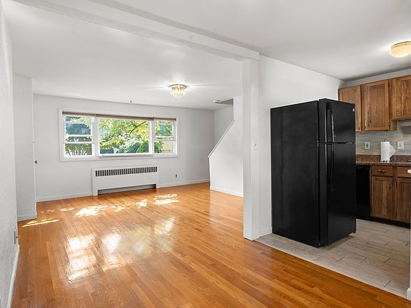 3rd image of 59 Prescott St #59