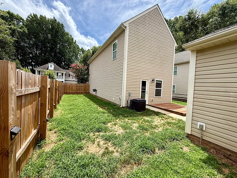 7007 McLothian Ln — Photo 24