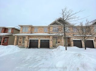 15 Madelon Dr, Ottawa, ON K2J5C7