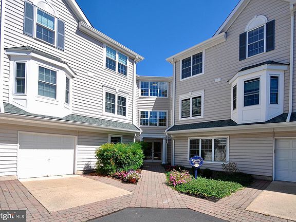 3rd image of 42 W College Ave APT 324