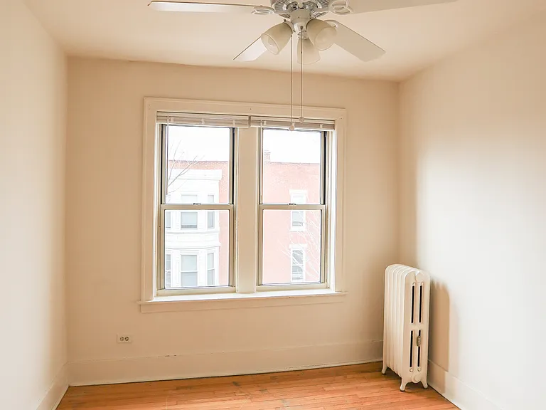 1101 W Roscoe St #22 — Photo 8