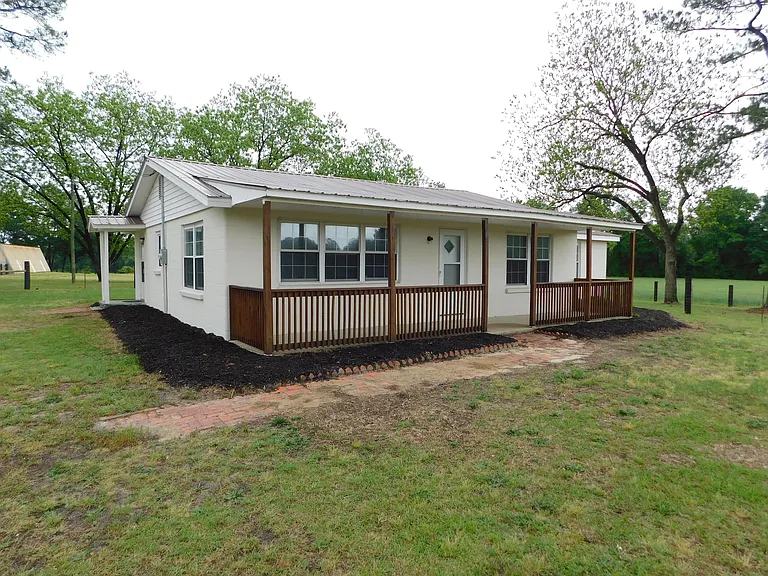 529 Old Mount Olive Hwy — Photo 3