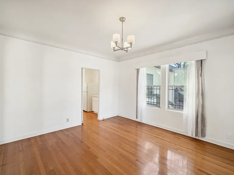 326 E Mistletoe Ave #2 — Photo 42