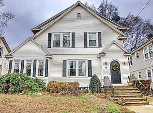 122 Colonial Rd, Providence, RI 02906