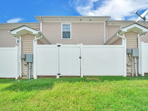 3rd image of 3065 Burnt Pine Dr