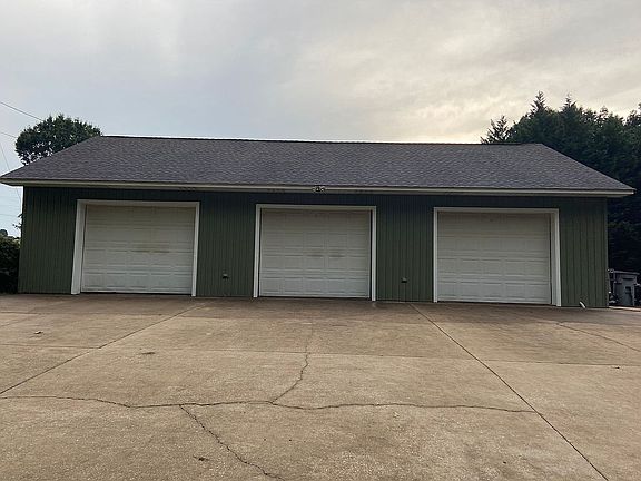 4th image of 221 County Road 416