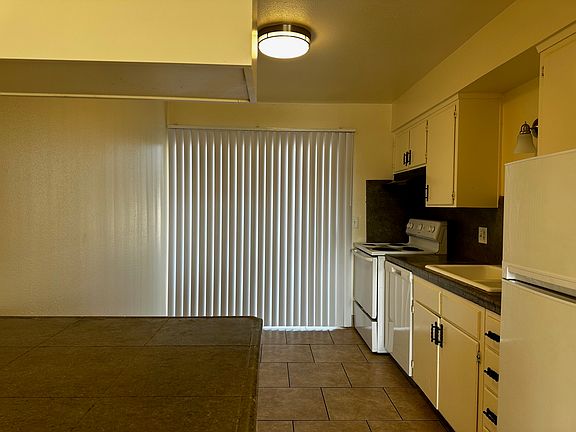 4th image of 1522 Robertson Blvd
