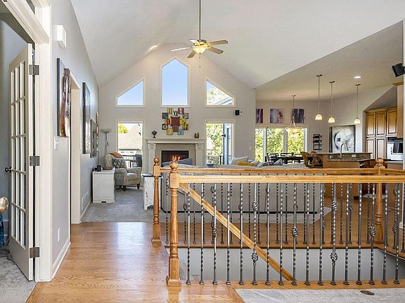 4th image of 17020 Erskine St