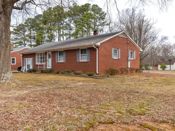 821 Northington St, South Hill, VA 23970