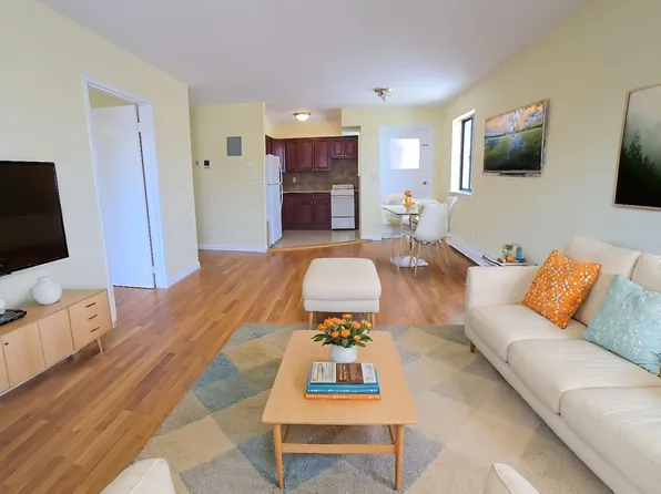 5923 157th St APT 3B, Flushing, NY 11355