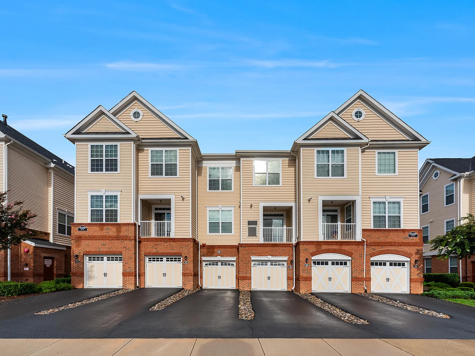 2 bed, 2.5 bath, 1516 sqft, $2,750 — Photo 1
