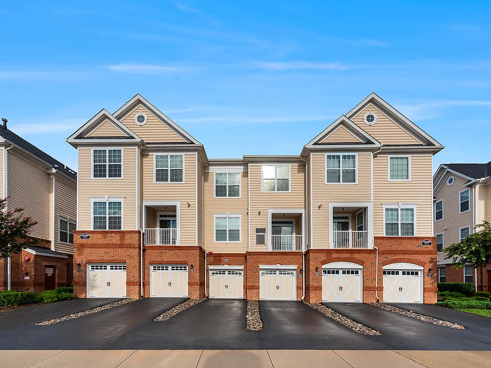 23290 Milltown Knoll Sq #118