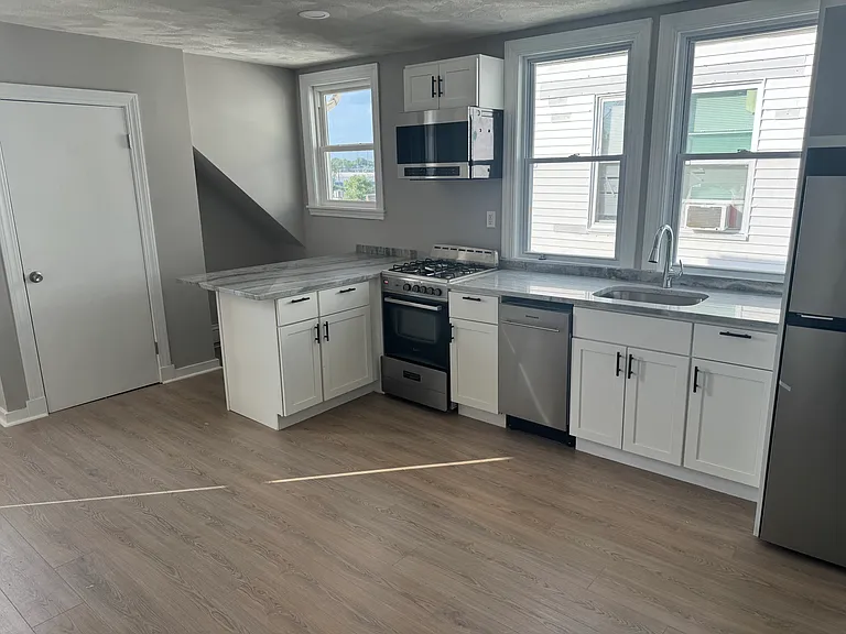 62 Greenwich St #3R — Photo 5