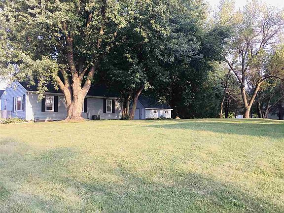 2nd image of 108 Railroad St