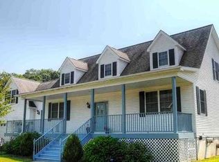 39 Stortini Dr, Rhinebeck, NY 12572