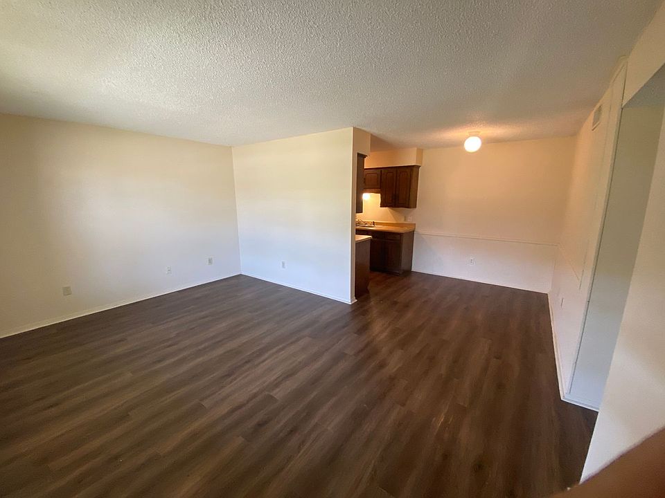 1st image of 830 W Denver St APT 813