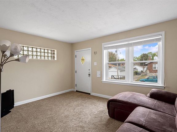 3rd image of 4324 Tyrolean Ave