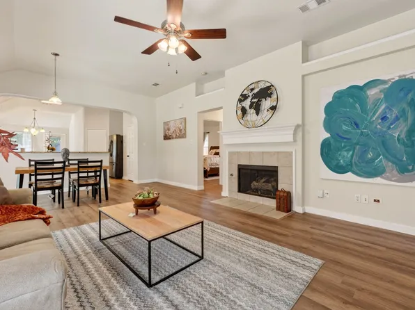 6105 Cheyenne Dr, The Colony, TX 75056
