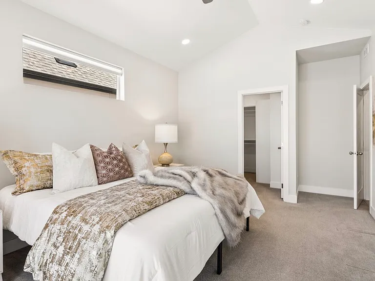 3075 S Delaware St — Photo 15