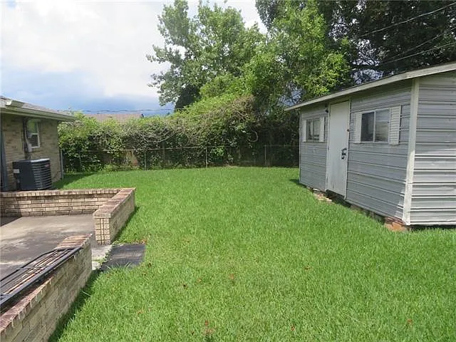 1629 Maplewood Dr — Photo 12