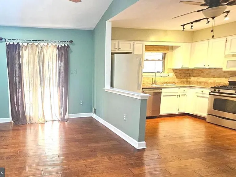 75 Peregrine Dr — Photo 2