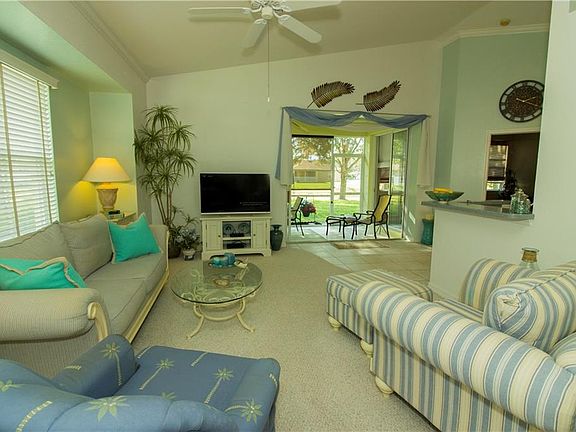 3rd image of 1374 Hedgewood Cir