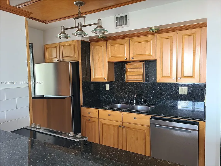 2881 NE 33rd Ct #3H — Photo 12