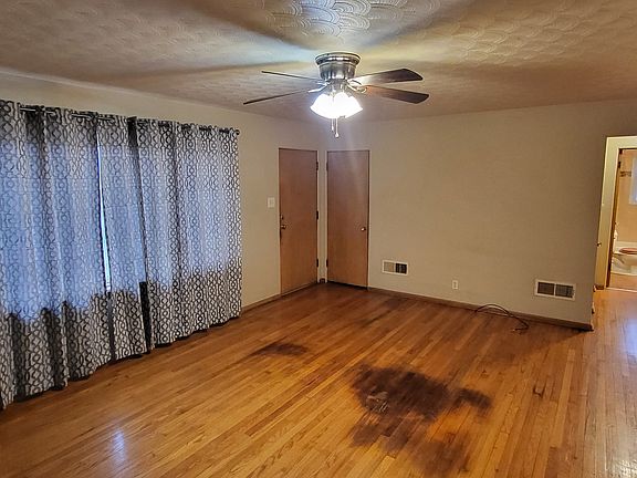 4th image of 675 N 2nd St