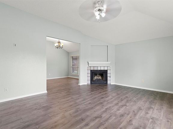 4th image of 1311 E Branch Hollow Dr