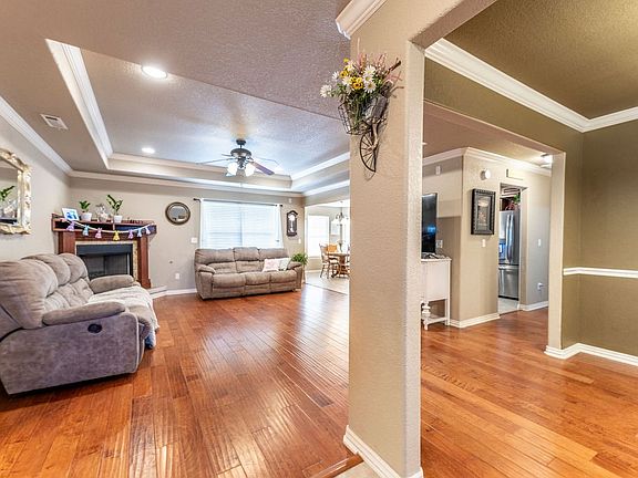 5th image of 10910 W Stonecrop Ln