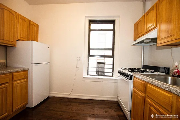 Rented by Sovereign Associates | media 27