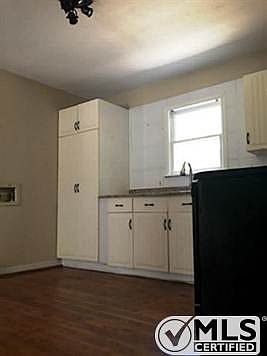 3rd image of 1610 Haddock St