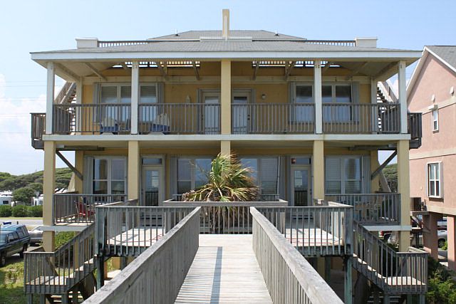 1st image of 3968 Island Dr