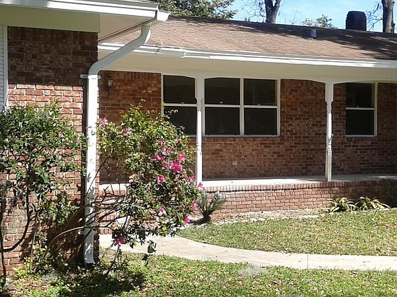 2nd image of 2323 Villanova Cir