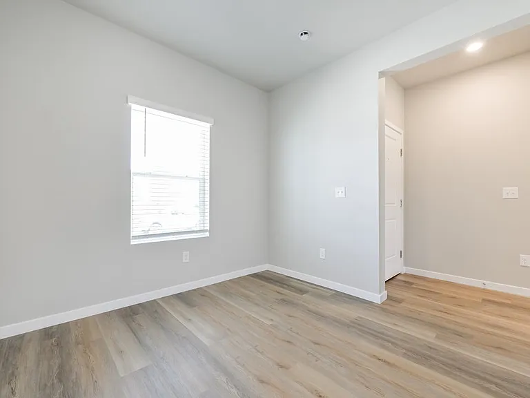 2170 Christina St — Photo 8