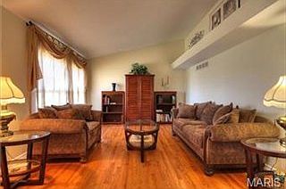 5th image of 12 Kingsbrook Ln
