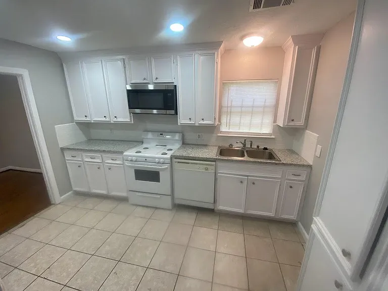 5607 Belmark St — Photo 6