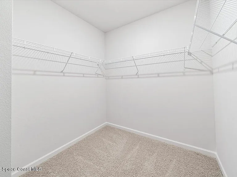 566 Rembrandt St SE — Photo 22