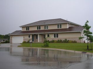 1410 E Buckwood Ct, Oak Creek, WI 53154