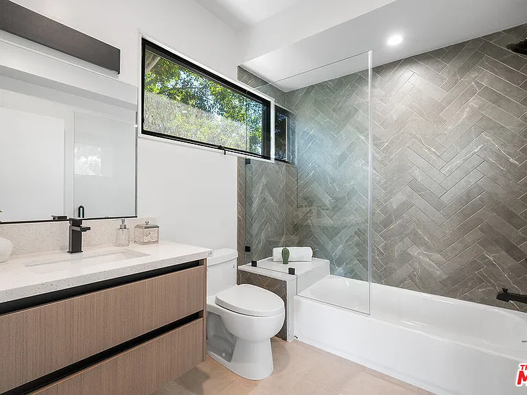 1016 N Martel Ave #Townhouse 108 — Photo 14