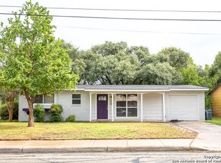 226 Hillview Dr, Universal City, TX 78148