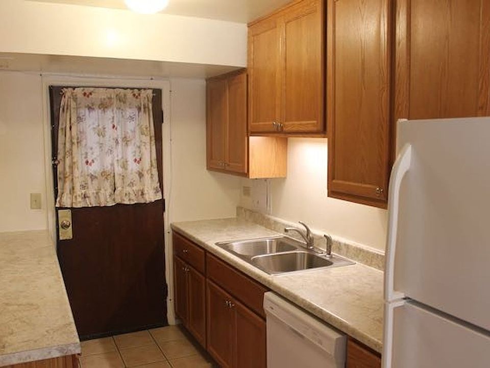 1st image of 1008-12 Crain St #12E2