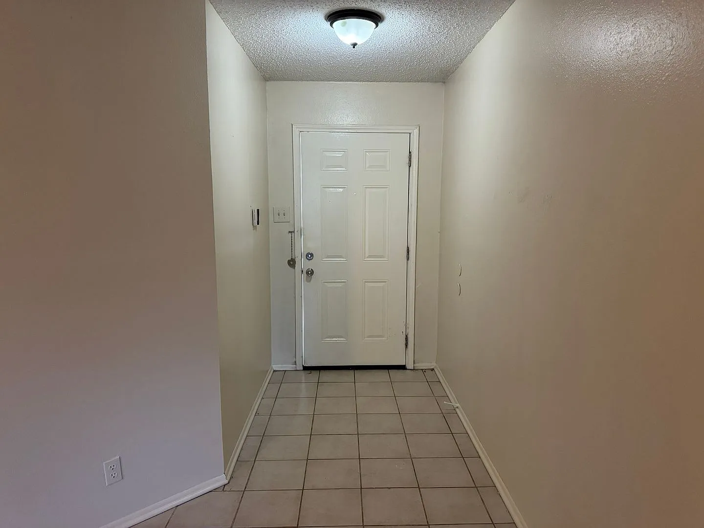 Welcome home to 8251 Sunshine Trail! — Photo 3