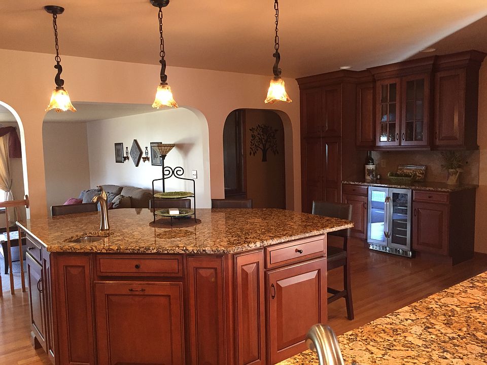 2nd image of 620 N Lincoln Ave