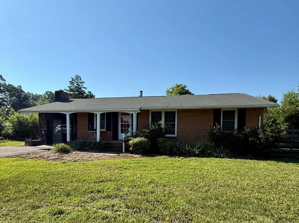 685 Huntington Trl, Cascade, VA 24069