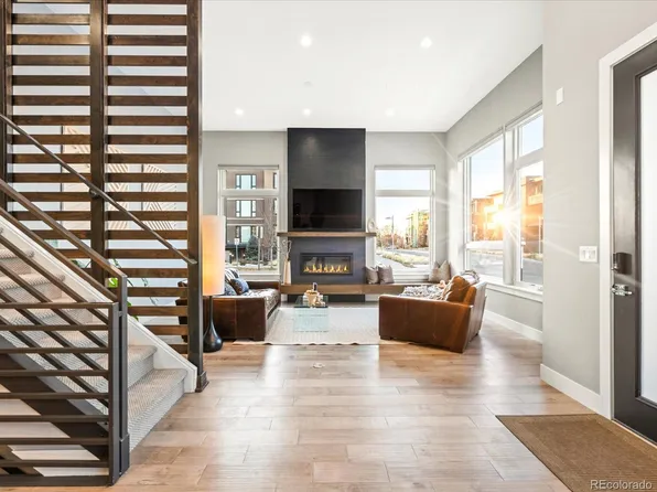 6708 E Lowry Boulevard, Denver, CO 80230