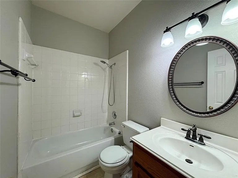 2311 Portwood Bend Cv — Photo 16