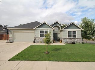 2368 Clear Vue Ln, Springfield, OR 97477