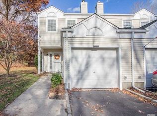 67 Fox Ct, Manorville, NY 11949