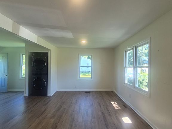 2nd image of 1807 McHenry Dr